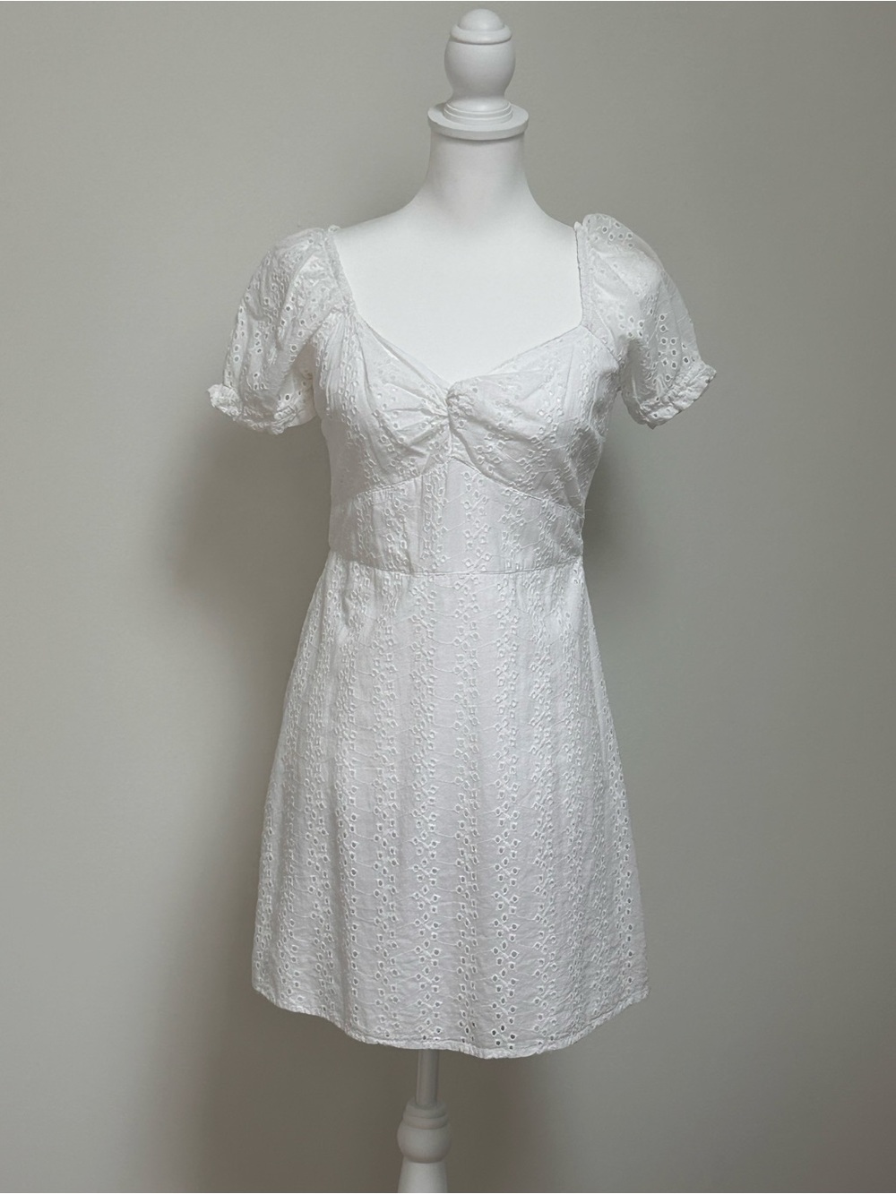 HOLLISTER White Eyelet Puff Sleeve Mini Dress M